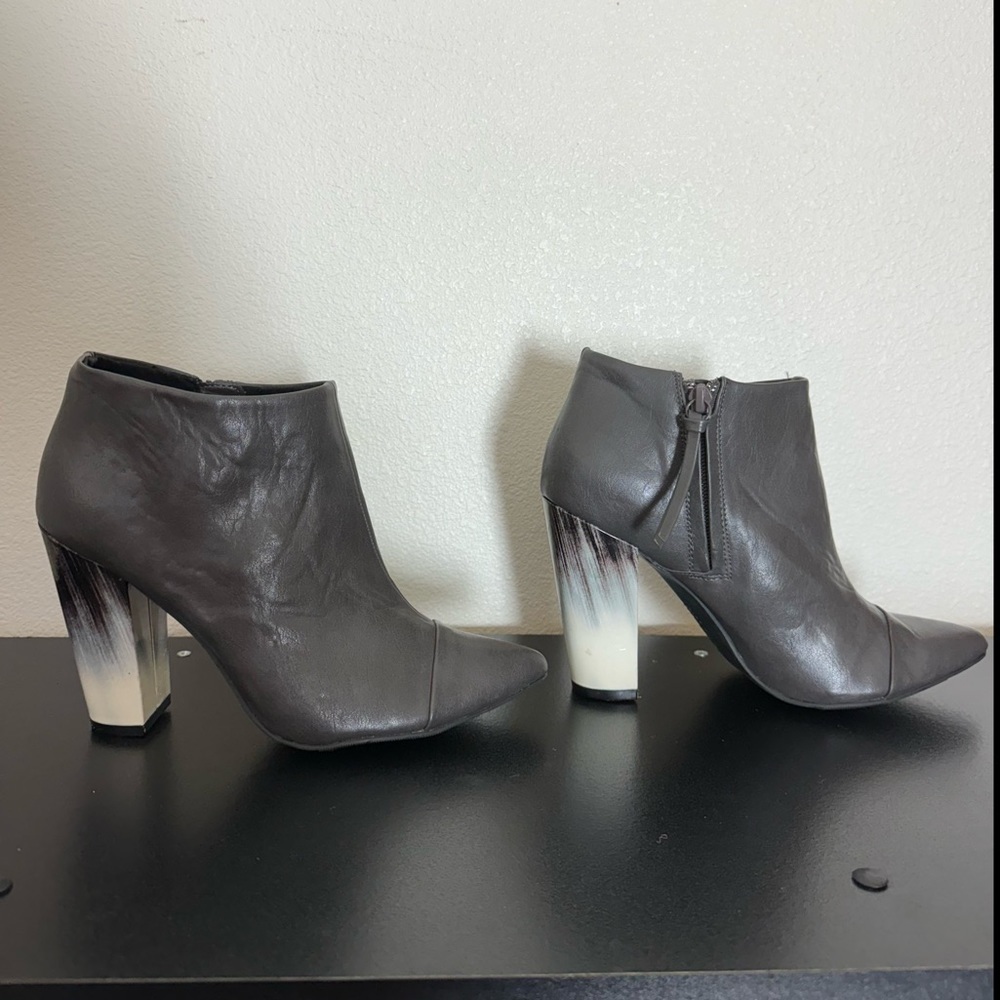 Tildon Gray Leather Ankle Boots Size 8 Medium